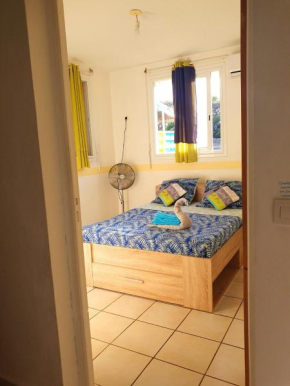 Maison de 3 chambres avec jardin clos et wifi a Sainte Anne a 1 km de la plage